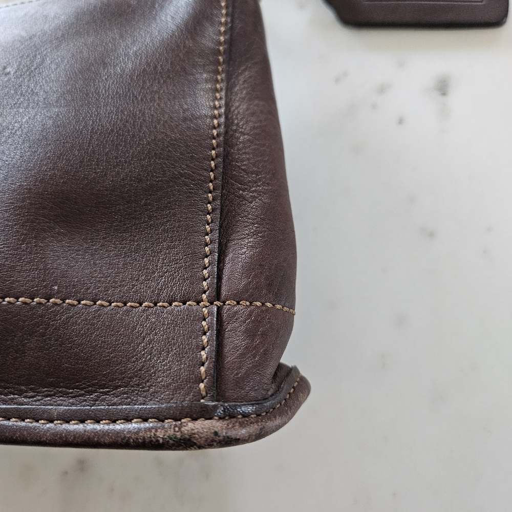 Vintage Coach Brown Leather Zip Wristlet Bag Style 9311 Hangtag Small Purse - Picture 8 of 13